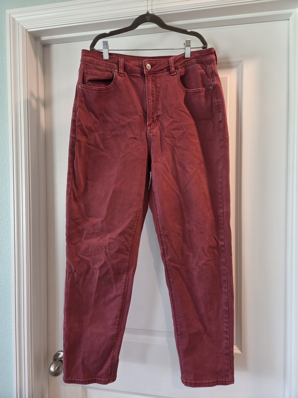 American Eagle Mom Jeans Women's Size 12 High Rise Straight Cranberry Denim - Picture 2 of 6